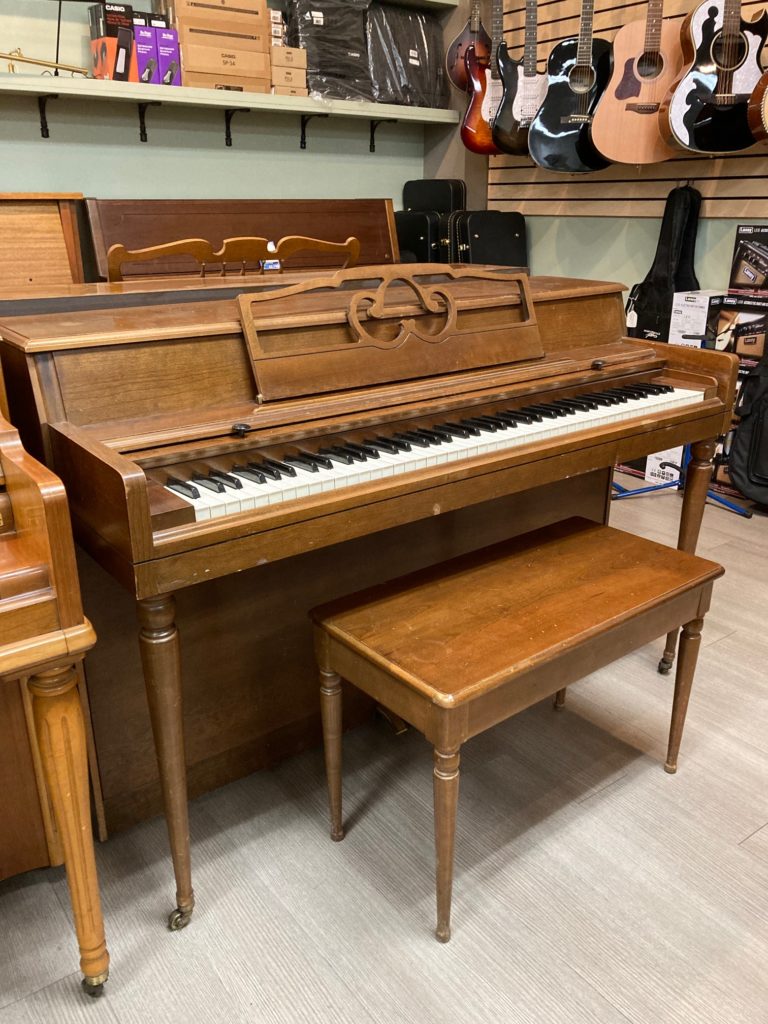 1930s wurlitzer spinet piano